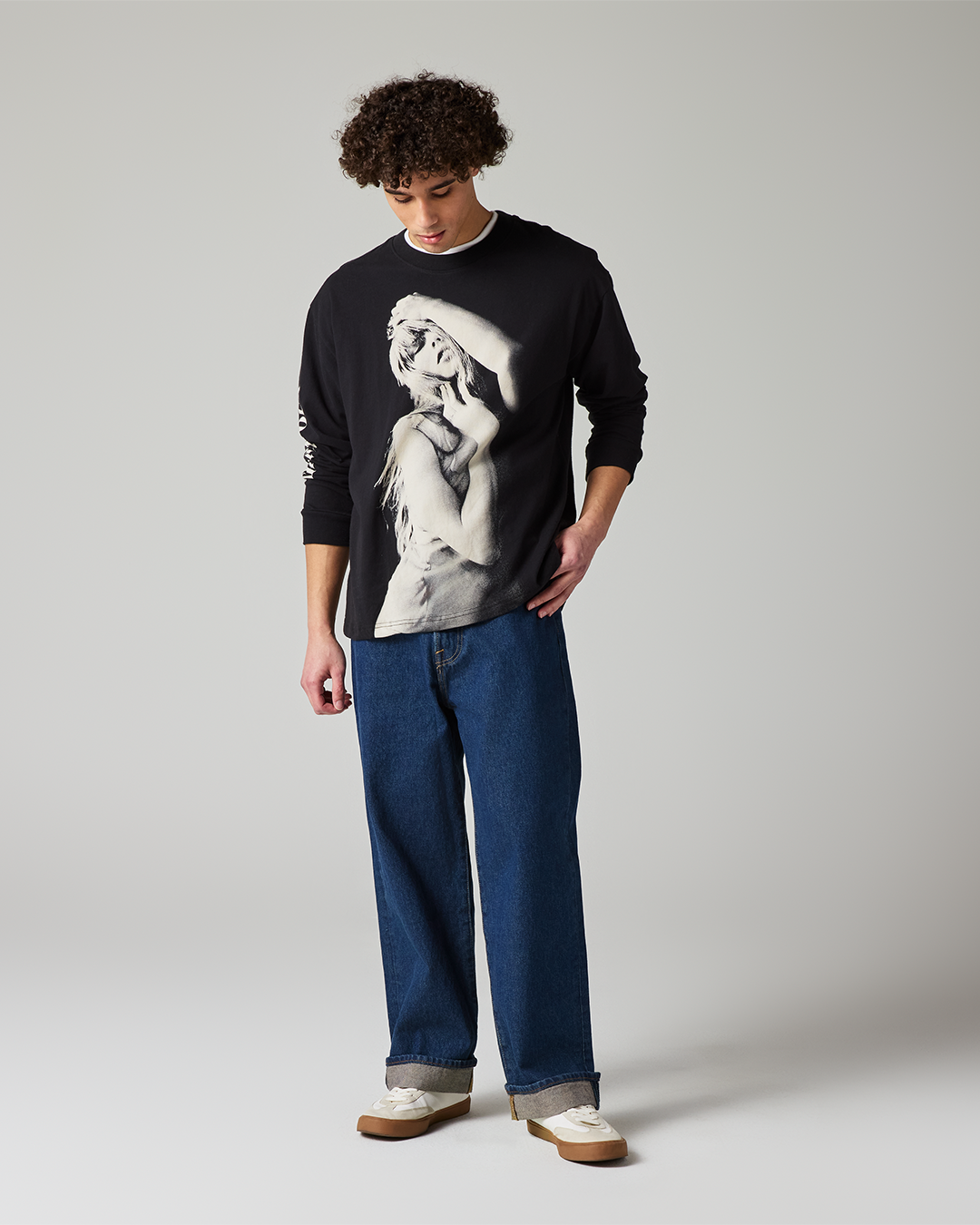 Taylor Swift | The Eras Tour Photo Long Sleeve T-Shirt L size model front full length