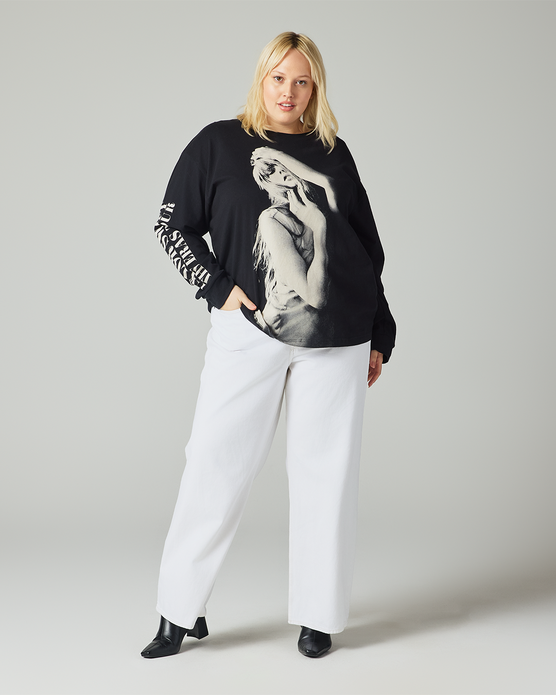 Taylor Swift | The Eras Tour Photo Long Sleeve T-Shirt 2XL size model full length front