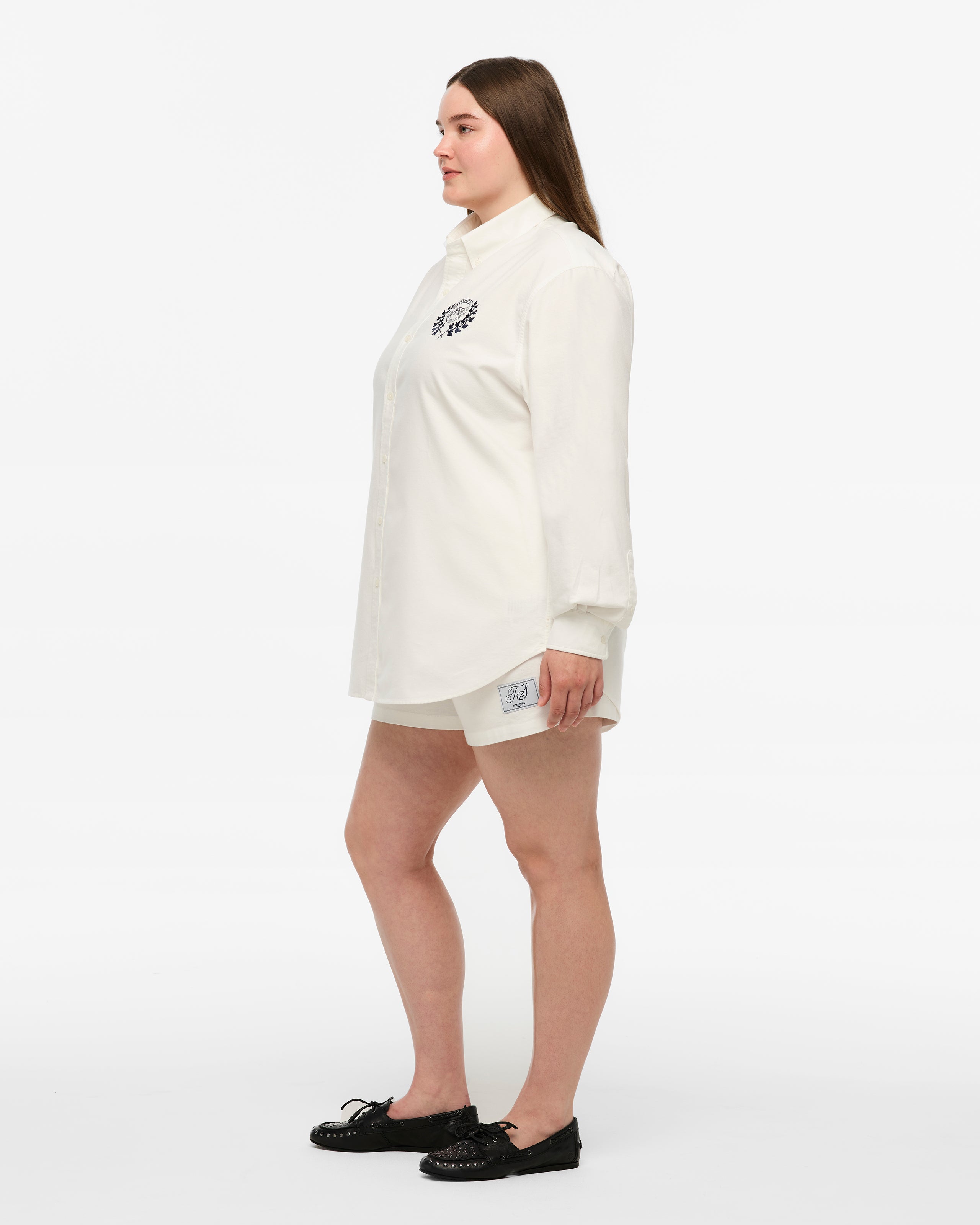 TS Crest White Oxford Shorts 2XL model side